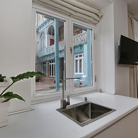 Eva'S Pavaroti Tbilisi Buitenkant foto